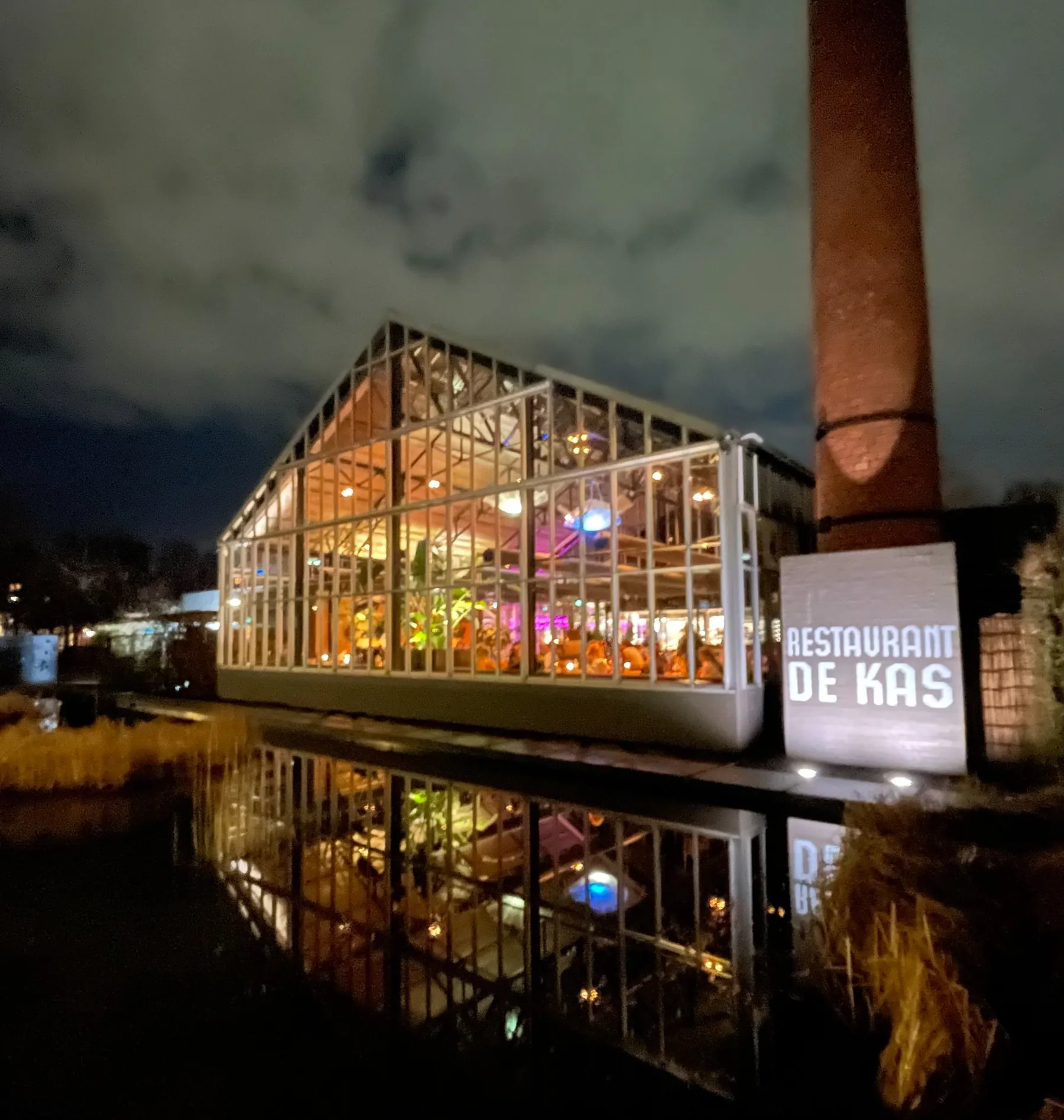 Restaurant De Kas at night